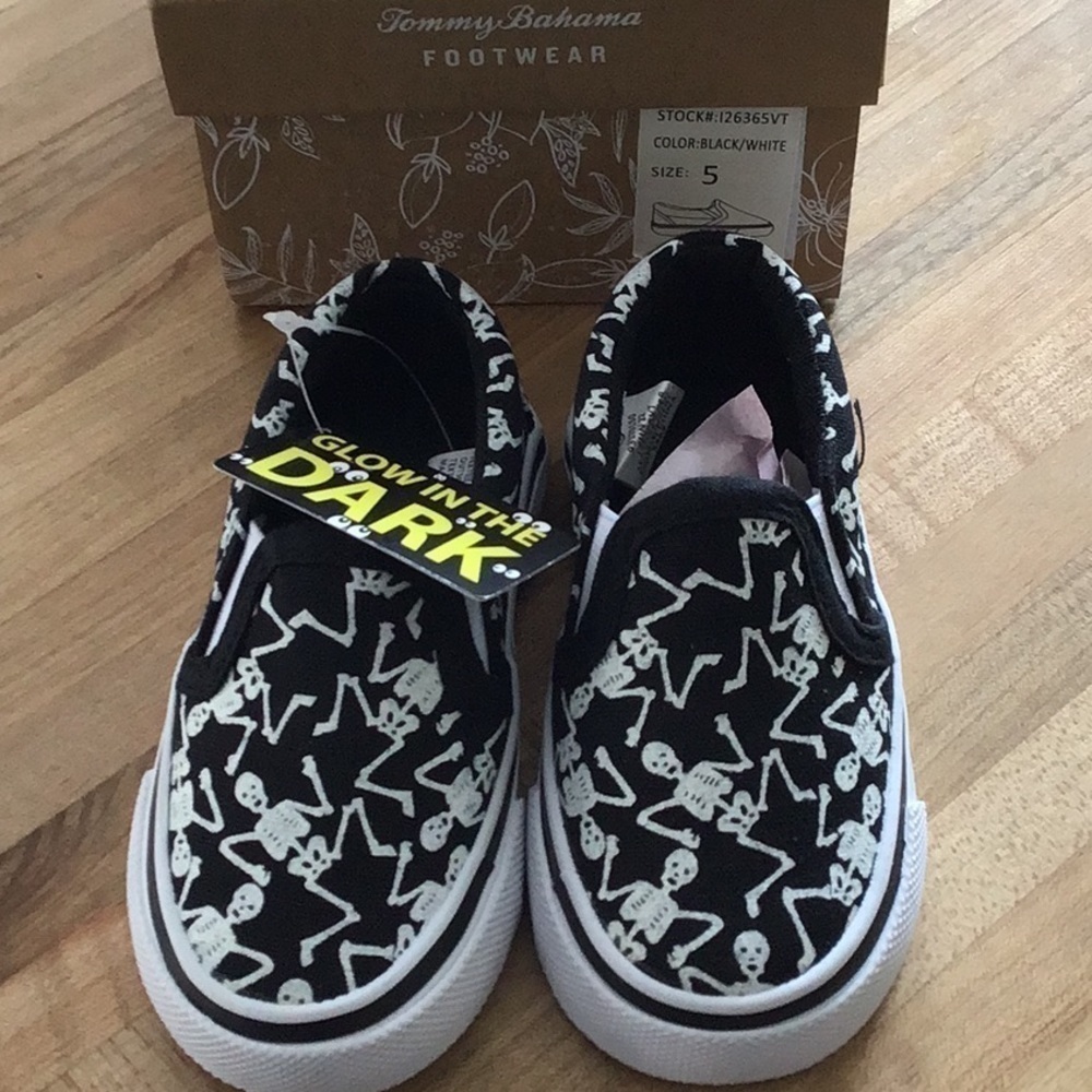 Tommy Bahama Glow In The Dark Skeletons Slip On Sneakers Toddler size 5 … - Picture 4 of 9